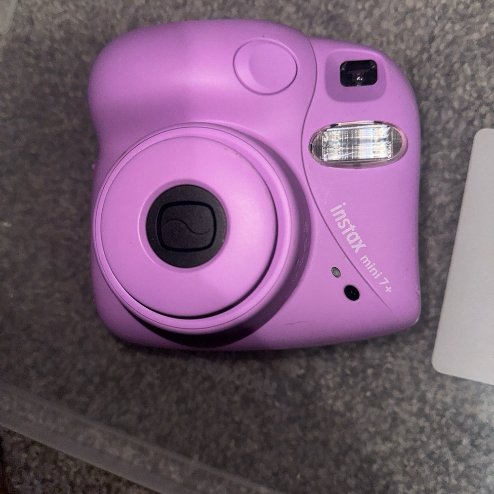 Fujifilm Instax Mini 7+ in Vibrant Purple- missing battery cover- Selling As Is